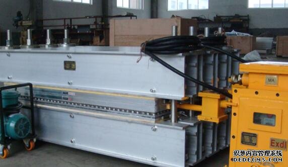 午夜精品视频在线