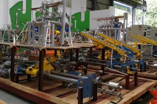 午夜精品视频在线